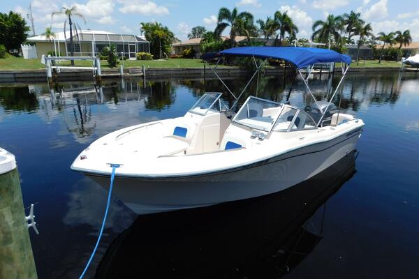24ft Grady White Yacht For Sale