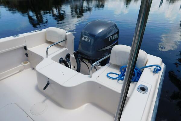 24ft Grady White Yacht For Sale