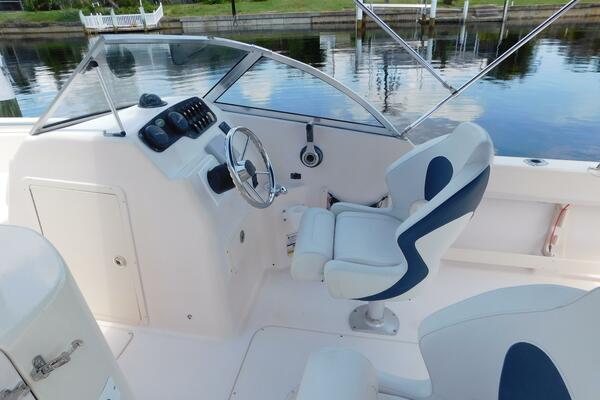 24ft Grady White Yacht For Sale