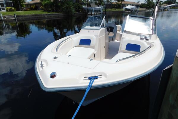 24ft Grady White Yacht For Sale