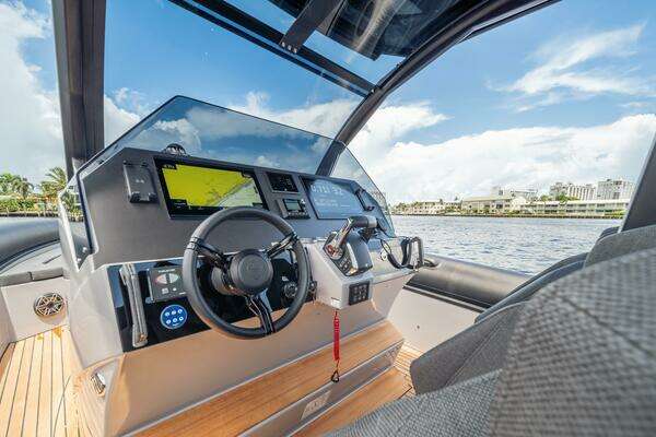 Photo of the 2025 Skipper grey