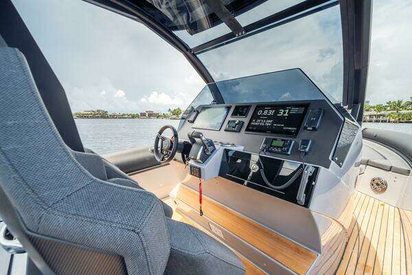 Photo of the 2025 Skipper grey