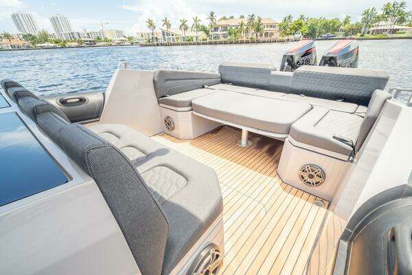 Skipper grey Yacht For Sale