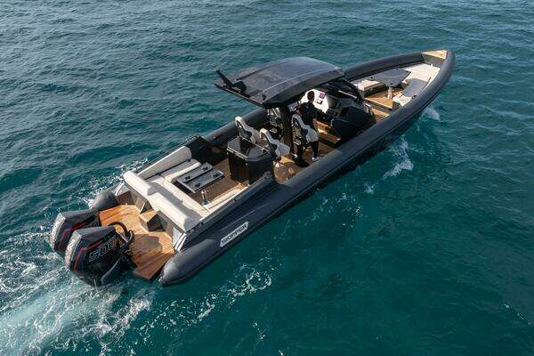 Photo of the 2025 Skipper darkgrey/macadima