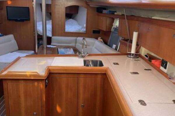 Photo of the 2004 Hunter 386 "Grace"