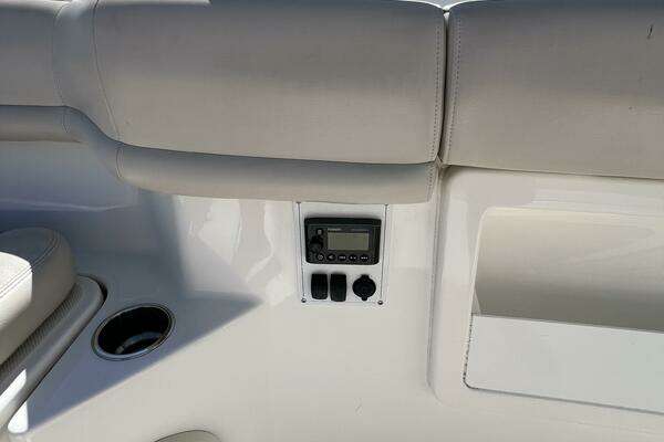 2019 Boston Whaler 38