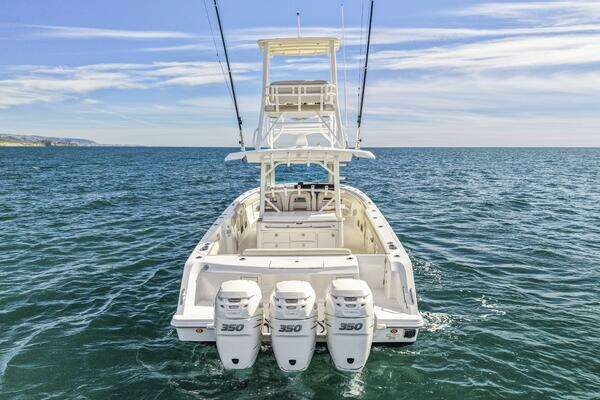 2019 Boston Whaler 38