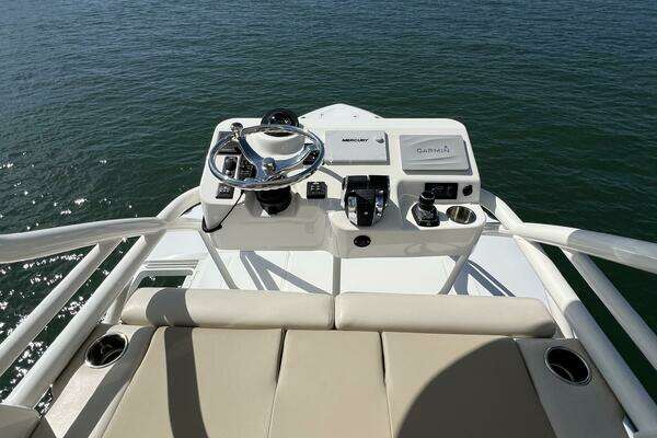 2019 Boston Whaler 38