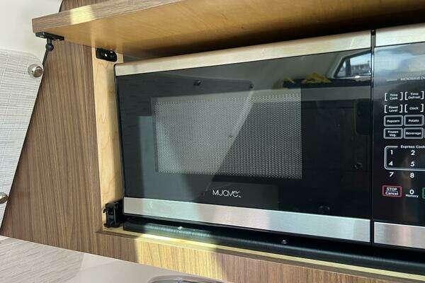 2019 Boston Whaler 38