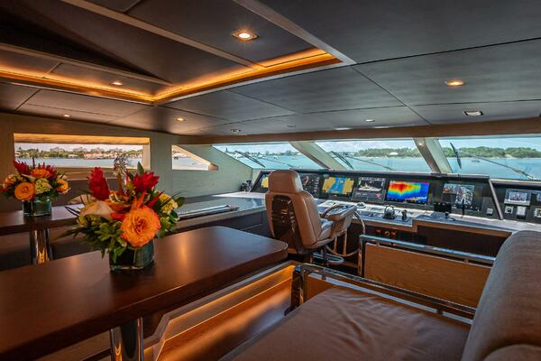 Short Story 122ft Horizon Yacht For Sale