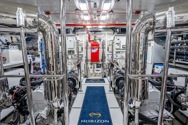 Short Story 122ft Horizon Yacht For Sale