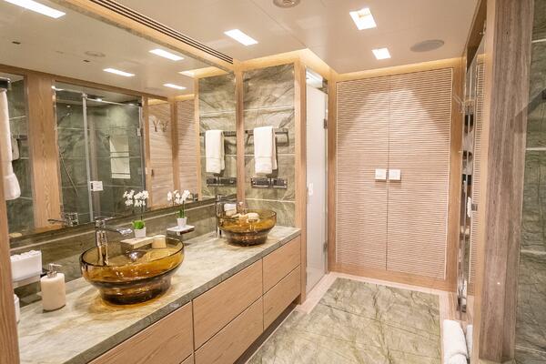 Short Story 122ft Horizon Yacht For Sale