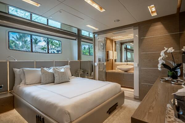 Short Story 122ft Horizon Yacht For Sale