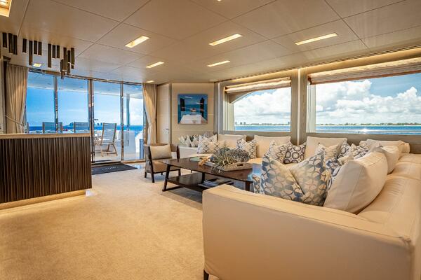 Short Story 122ft Horizon Yacht For Sale