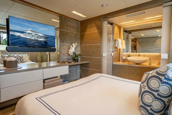 Short Story 122ft Horizon Yacht For Sale