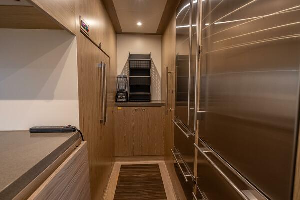 Short Story 122ft Horizon Yacht For Sale