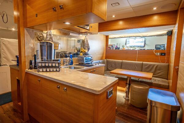 Short Story 122ft Horizon Yacht For Sale