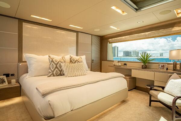 Short Story 122ft Horizon Yacht For Sale