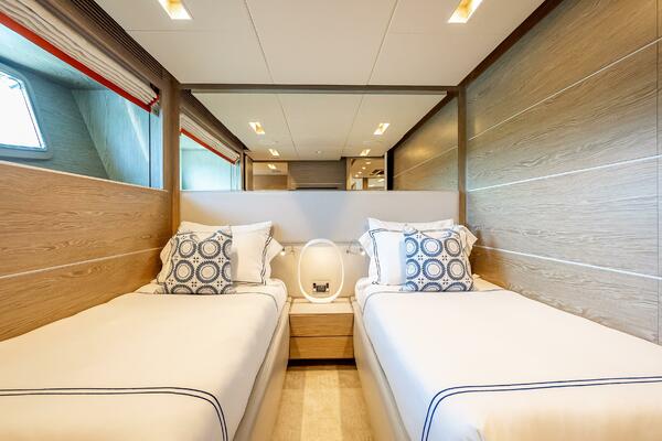 Short Story 122ft Horizon Yacht For Sale