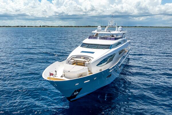 Short Story 122ft Horizon Yacht For Sale