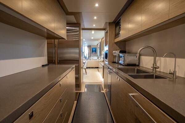 Short Story 122ft Horizon Yacht For Sale