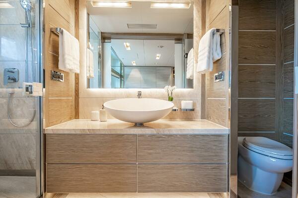 Short Story 122ft Horizon Yacht For Sale