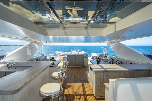 Short Story 122ft Horizon Yacht For Sale