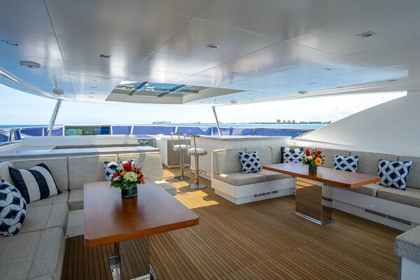 Short Story 122ft Horizon Yacht For Sale
