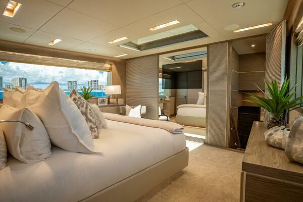Short Story 122ft Horizon Yacht For Sale