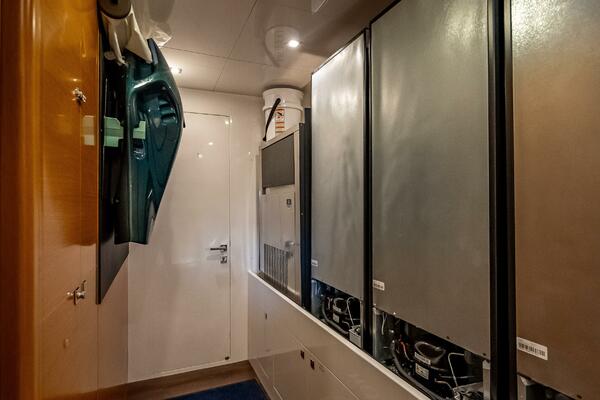 Short Story 122ft Horizon Yacht For Sale