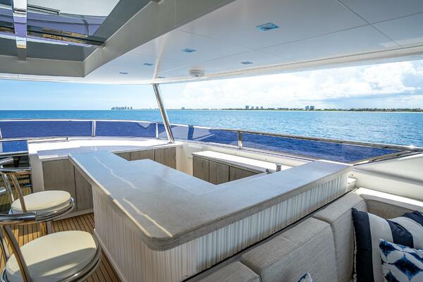 Short Story 122ft Horizon Yacht For Sale