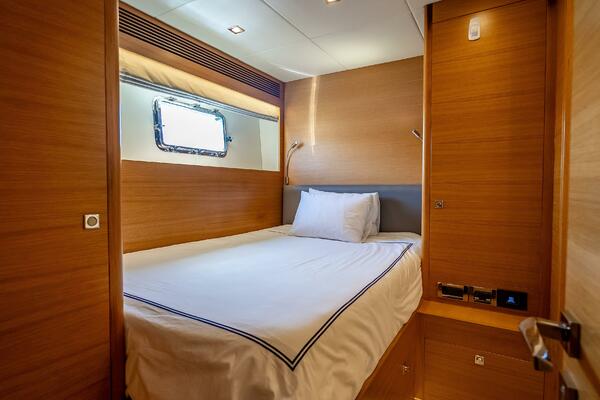 Short Story 122ft Horizon Yacht For Sale