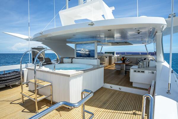 Short Story 122ft Horizon Yacht For Sale