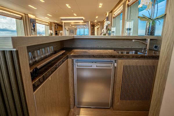 Short Story 122ft Horizon Yacht For Sale