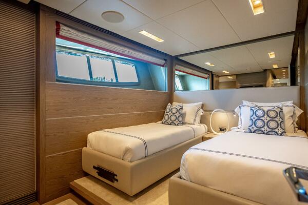Short Story 122ft Horizon Yacht For Sale