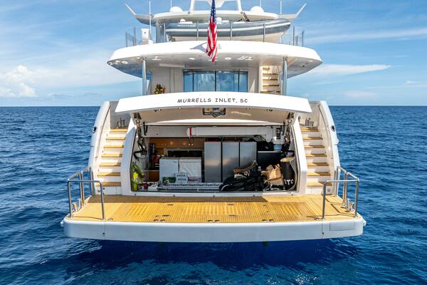 Short Story 122ft Horizon Yacht For Sale