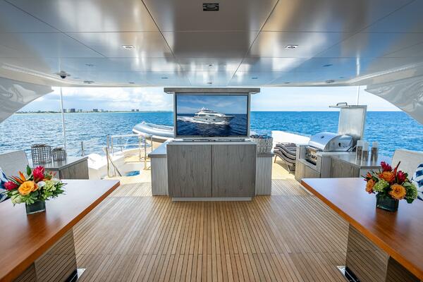 Short Story 122ft Horizon Yacht For Sale