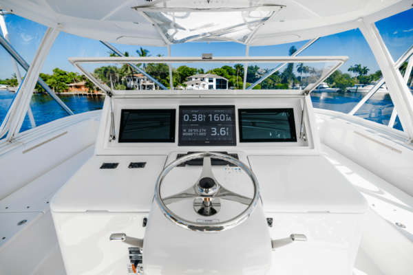 2015 Hatteras 63