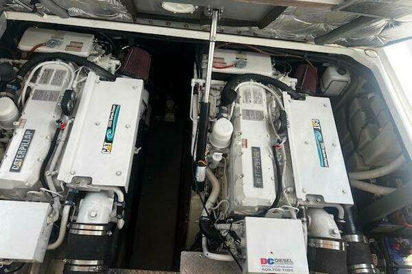 Photo of the 2000 Sea Ray 410 Sundancer "What's Next"