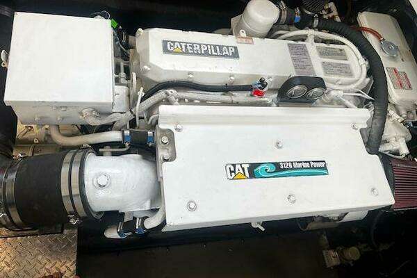 Photo of the 2000 Sea Ray 410 Sundancer "What's Next"