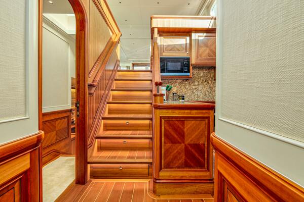 FRIVOLOUS 76ft Hunt Yachts Yacht For Sale