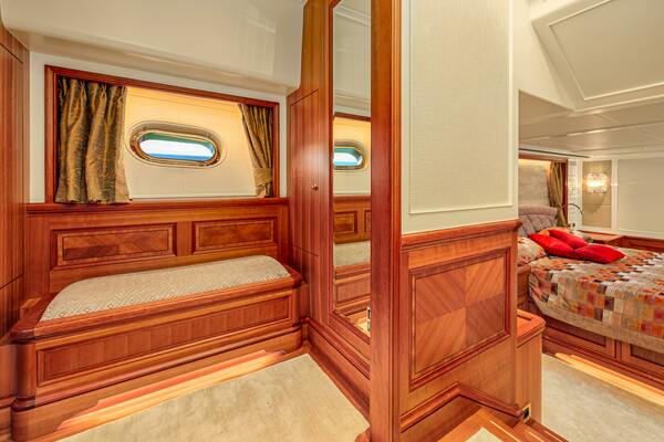 FRIVOLOUS 76ft Hunt Yachts Yacht For Sale