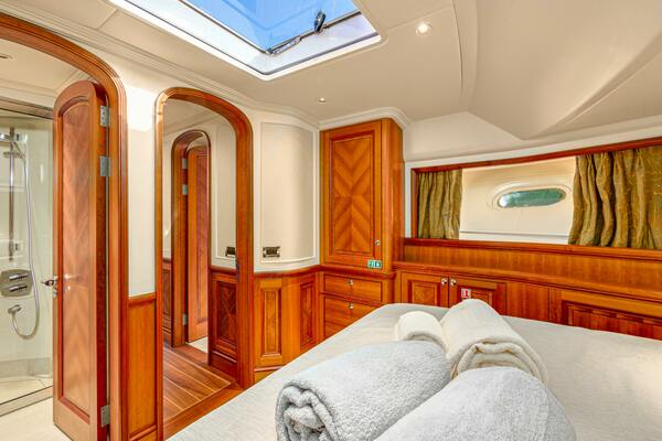 FRIVOLOUS 76ft Hunt Yachts Yacht For Sale