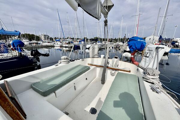 30ft C amp C Yacht For Sale
