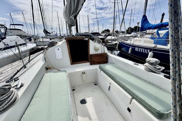 30ft C amp C Yacht For Sale