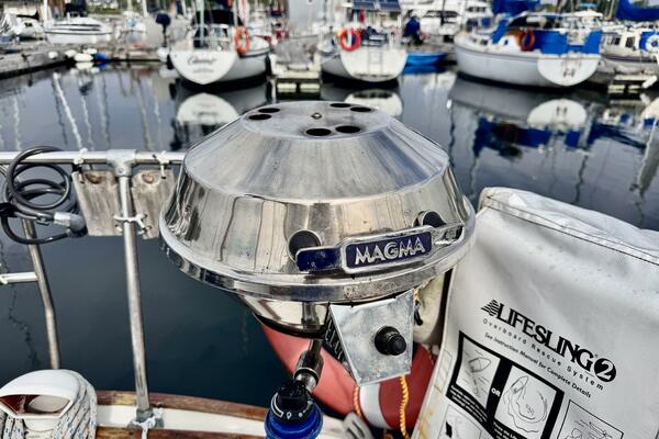 30ft C amp C Yacht For Sale