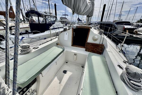 30ft C amp C Yacht For Sale