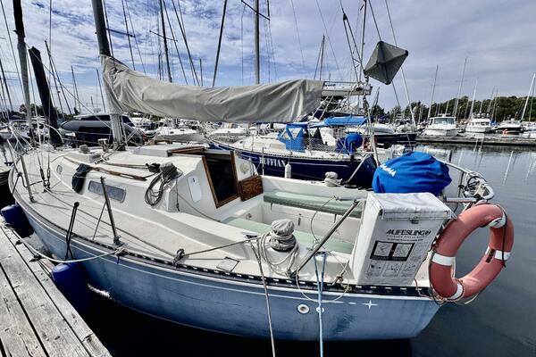 30ft C amp C Yacht For Sale