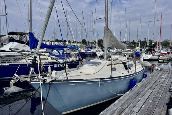 30ft C amp C Yacht For Sale