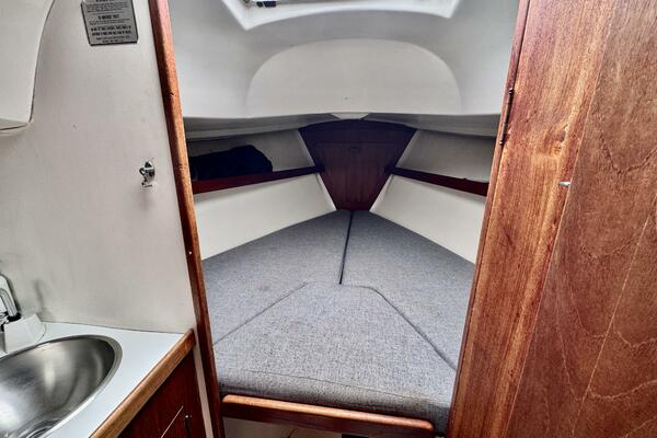 30ft C amp C Yacht For Sale